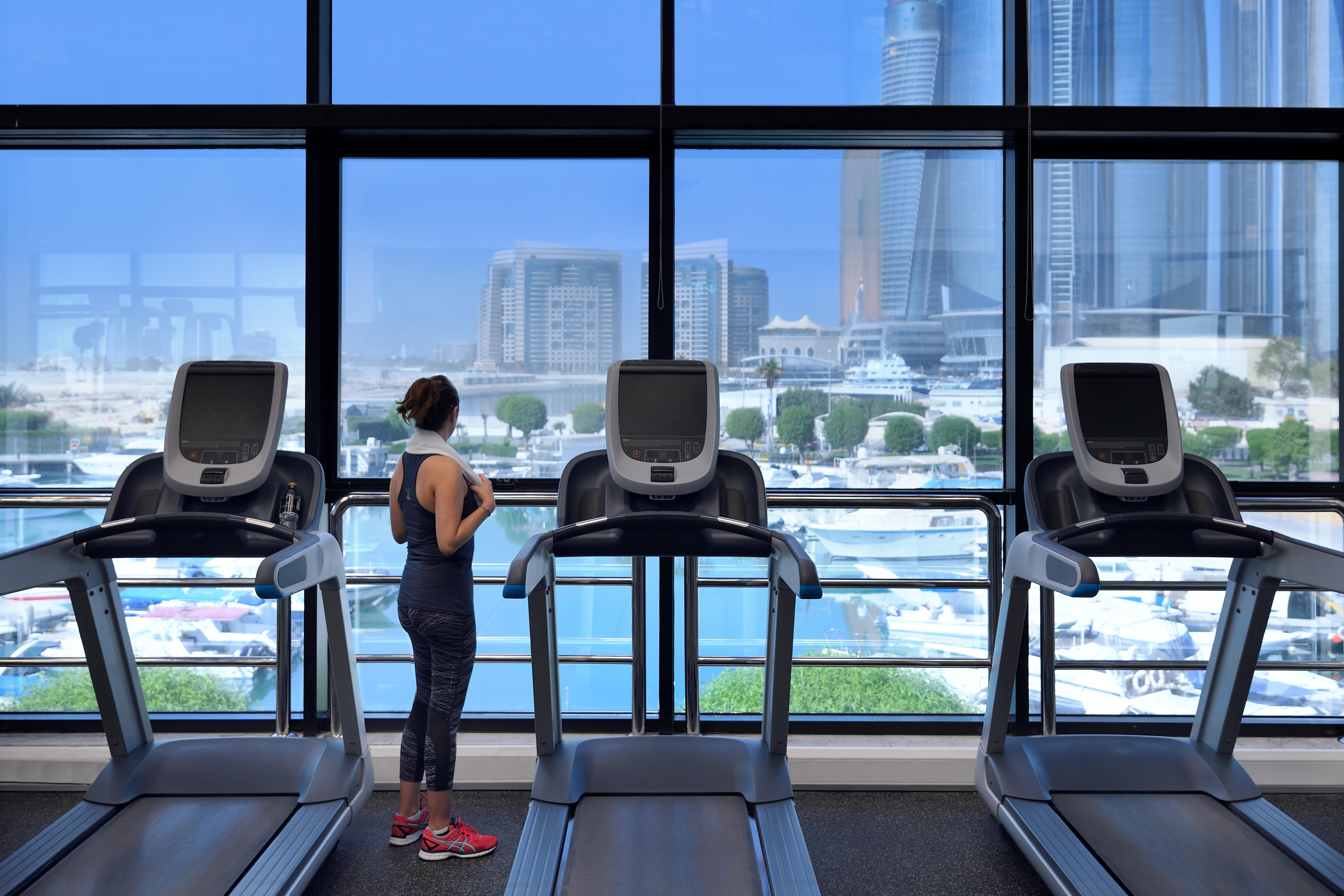 Intercontinental Abu Dhabi By Ihg Hotel Exterior foto The gym at the hotel