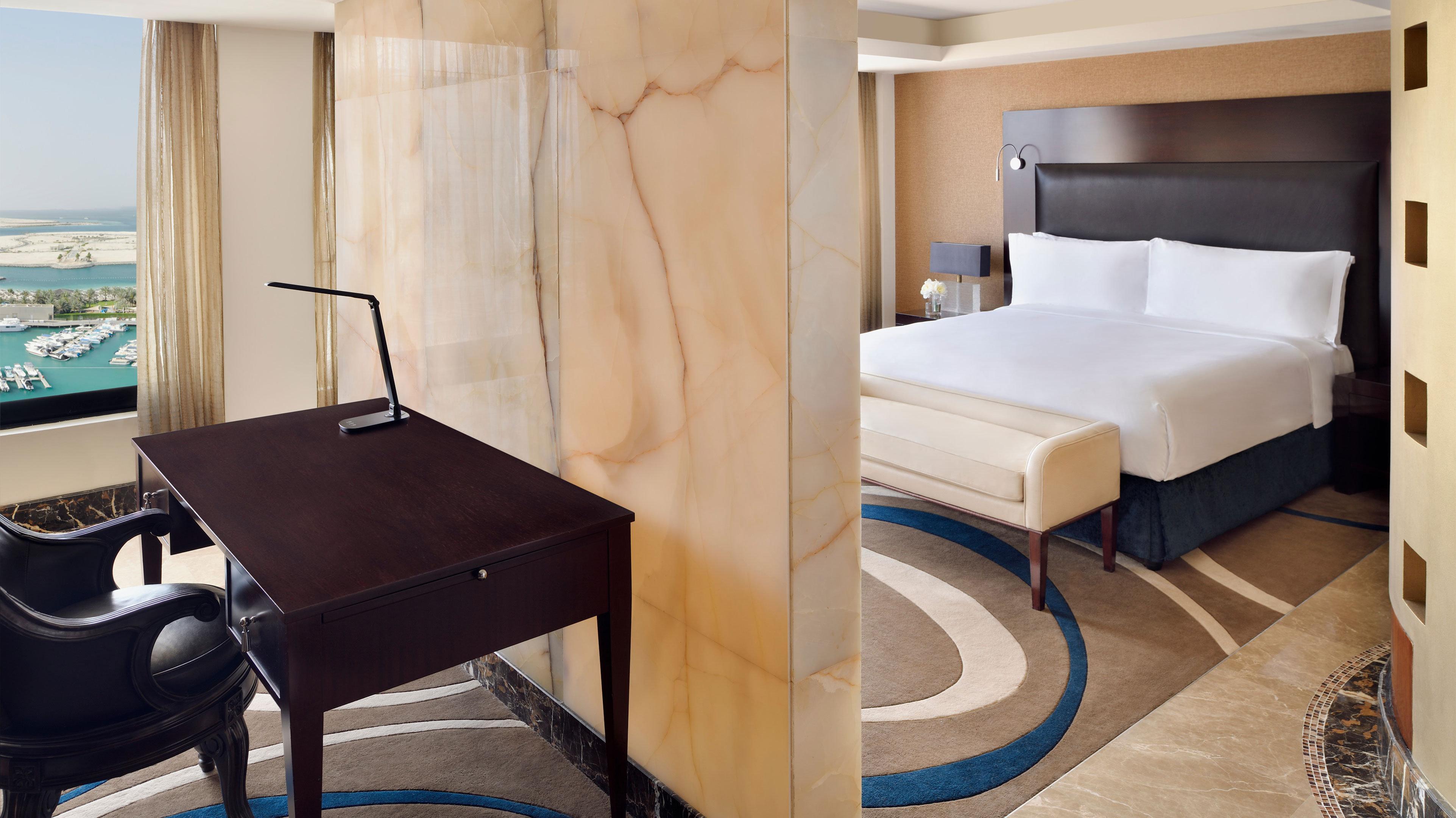 Intercontinental Abu Dhabi By Ihg Hotel Exterior foto A guest room at the hotel