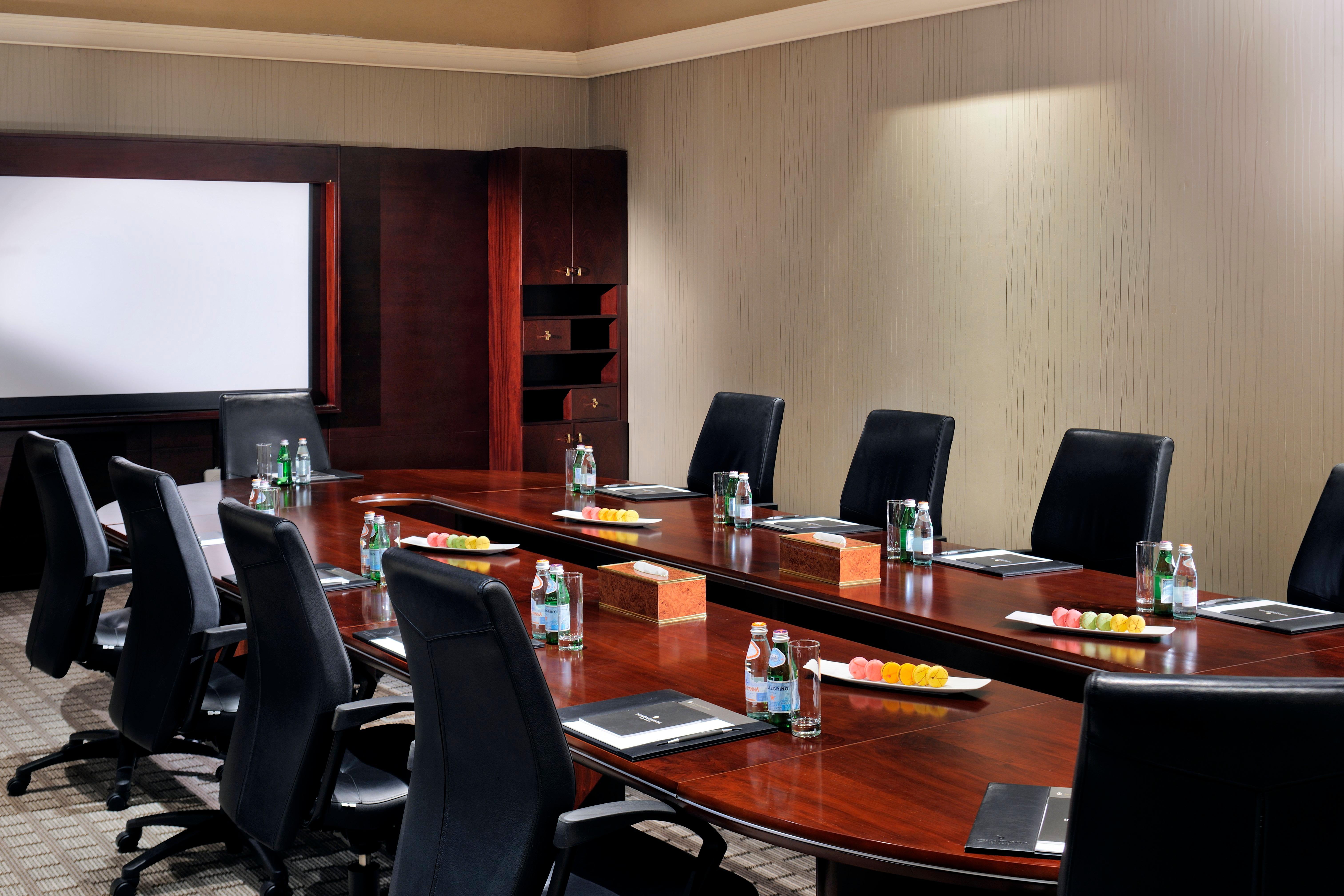 Intercontinental Abu Dhabi By Ihg Hotel Exterior foto A boardroom