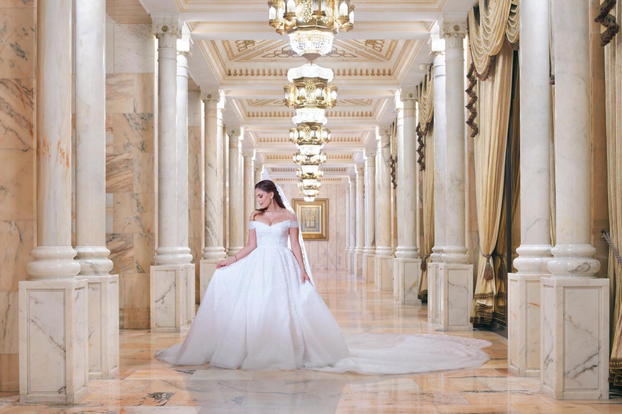 Intercontinental Abu Dhabi By Ihg Hotel Exterior foto Wedding dress