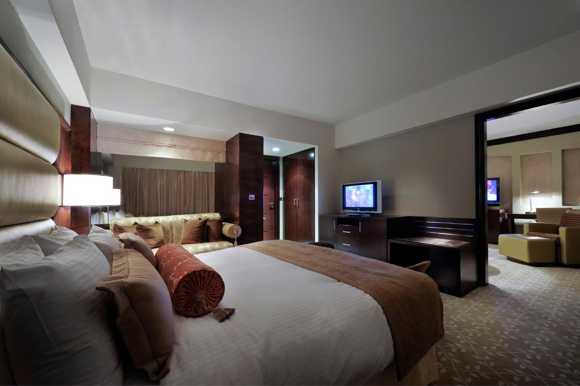 Intercontinental Abu Dhabi By Ihg Hotel Exterior foto A suite at the hotel