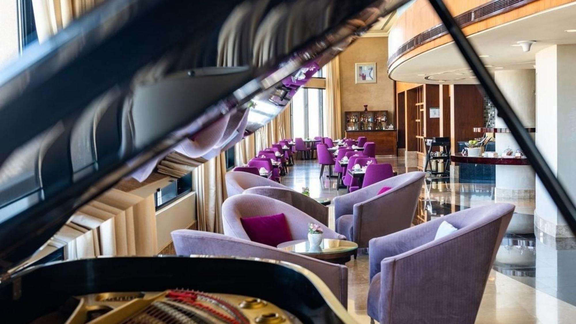 Intercontinental Abu Dhabi By Ihg Hotel Exterior foto The lobby of the hotel