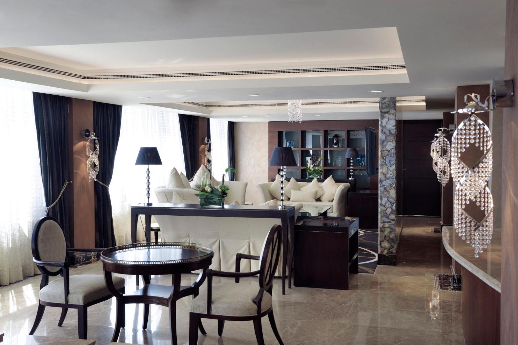 Intercontinental Abu Dhabi By Ihg Hotel Exterior foto A suite at the Four Seasons Hotel, Mumbai